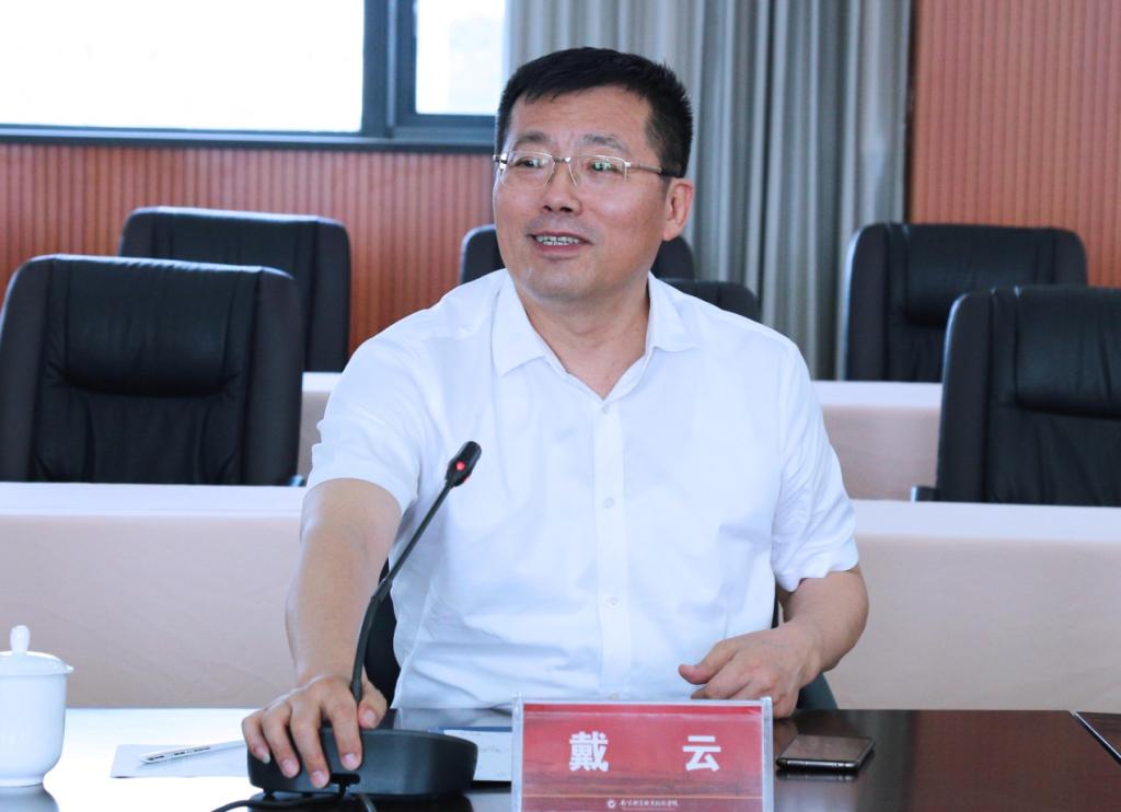 戴云副主委讲话全体合影(民盟南铁院支部)